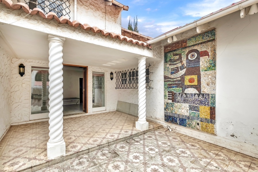 6 Bedroom Property for Sale in Dunkeld Gauteng