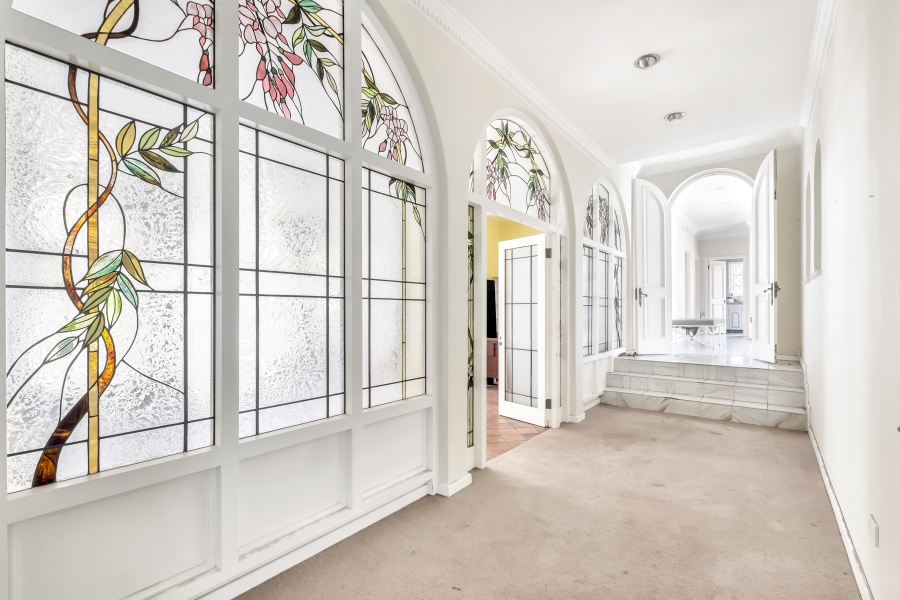 6 Bedroom Property for Sale in Dunkeld Gauteng