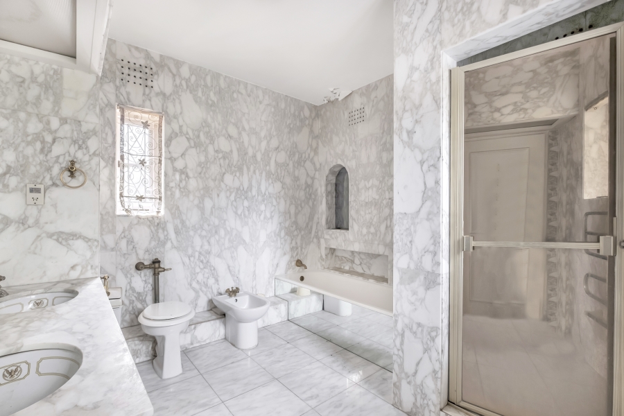 6 Bedroom Property for Sale in Dunkeld Gauteng