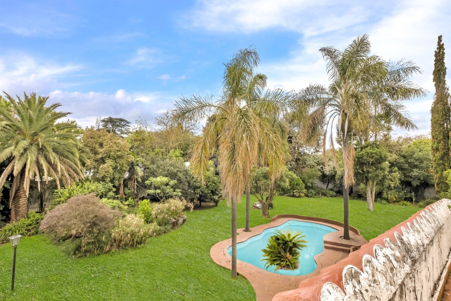 6 Bedroom Property for Sale in Dunkeld Gauteng