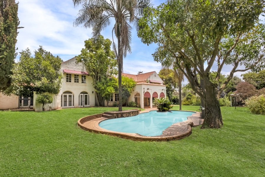 6 Bedroom Property for Sale in Dunkeld Gauteng