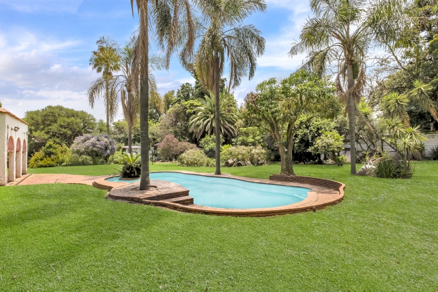 6 Bedroom Property for Sale in Dunkeld Gauteng