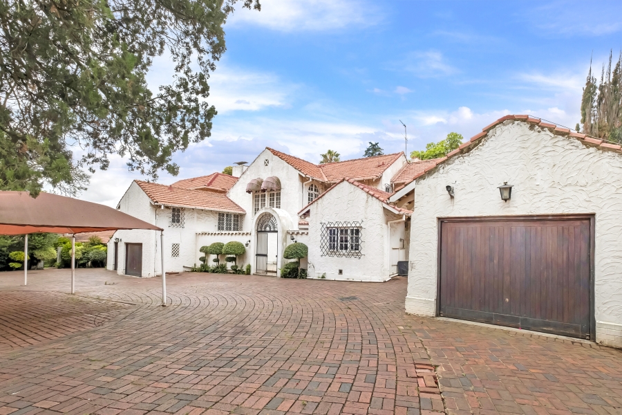 6 Bedroom Property for Sale in Dunkeld Gauteng