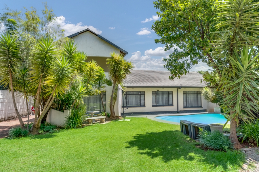 3 Bedroom Property for Sale in Fontainebleau Gauteng