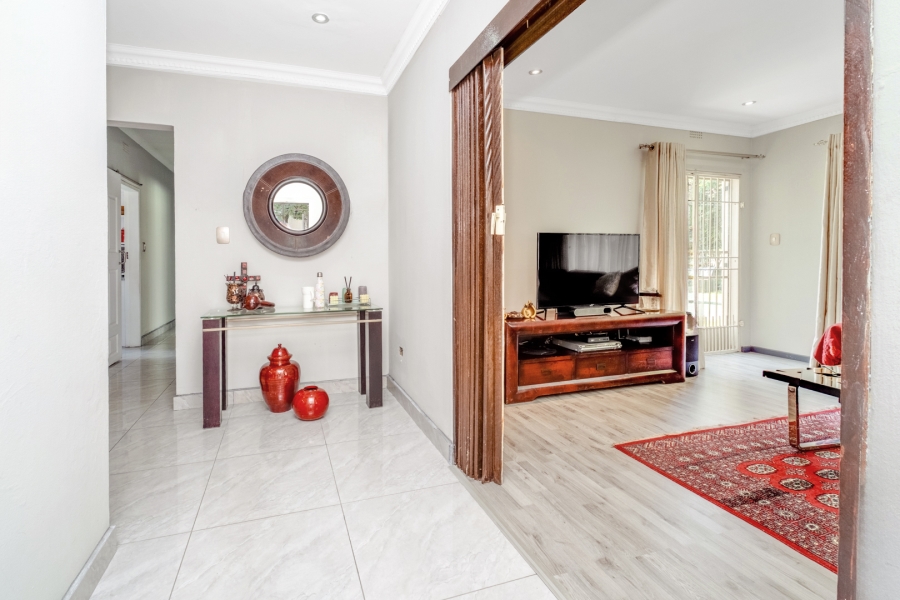 3 Bedroom Property for Sale in Fontainebleau Gauteng