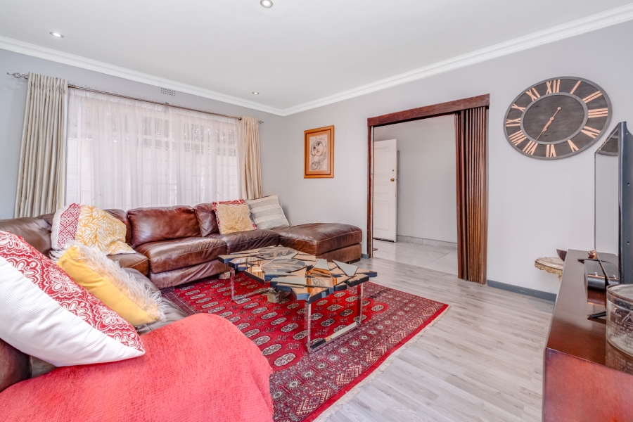 3 Bedroom Property for Sale in Fontainebleau Gauteng