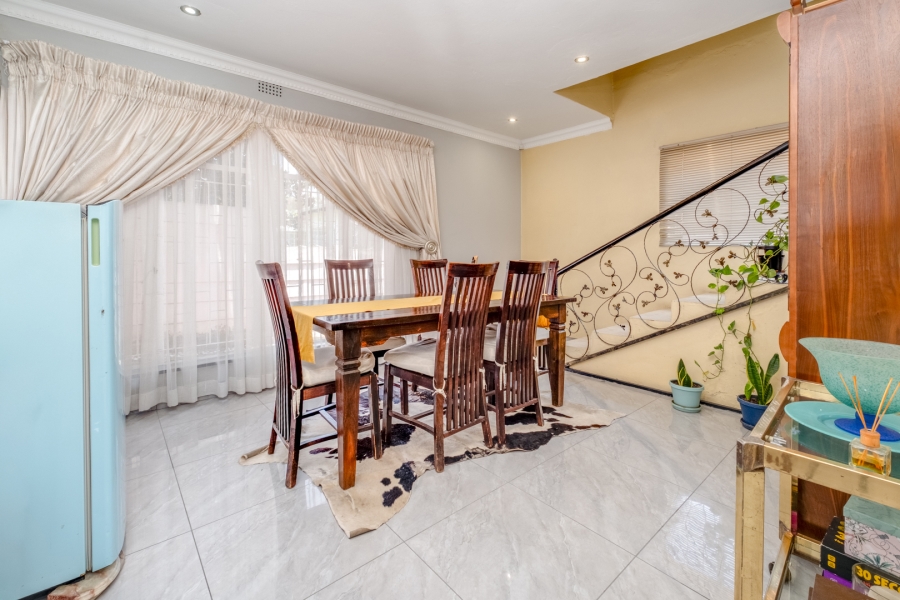 3 Bedroom Property for Sale in Fontainebleau Gauteng