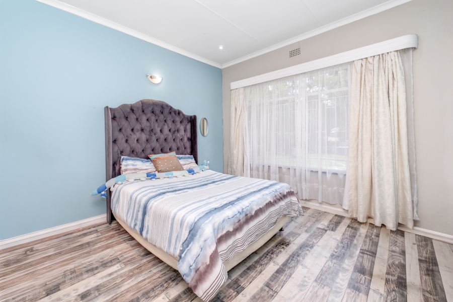 3 Bedroom Property for Sale in Fontainebleau Gauteng