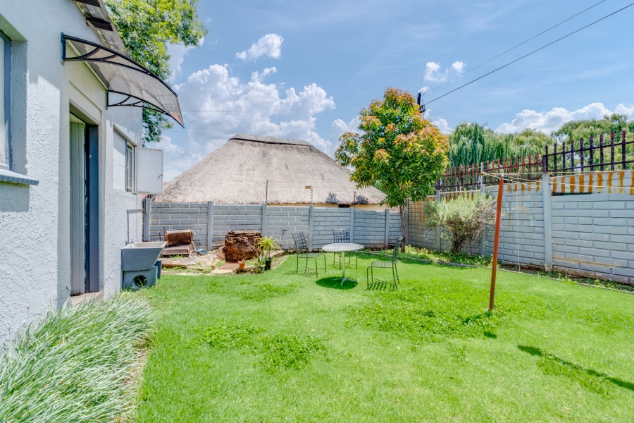 3 Bedroom Property for Sale in Fontainebleau Gauteng