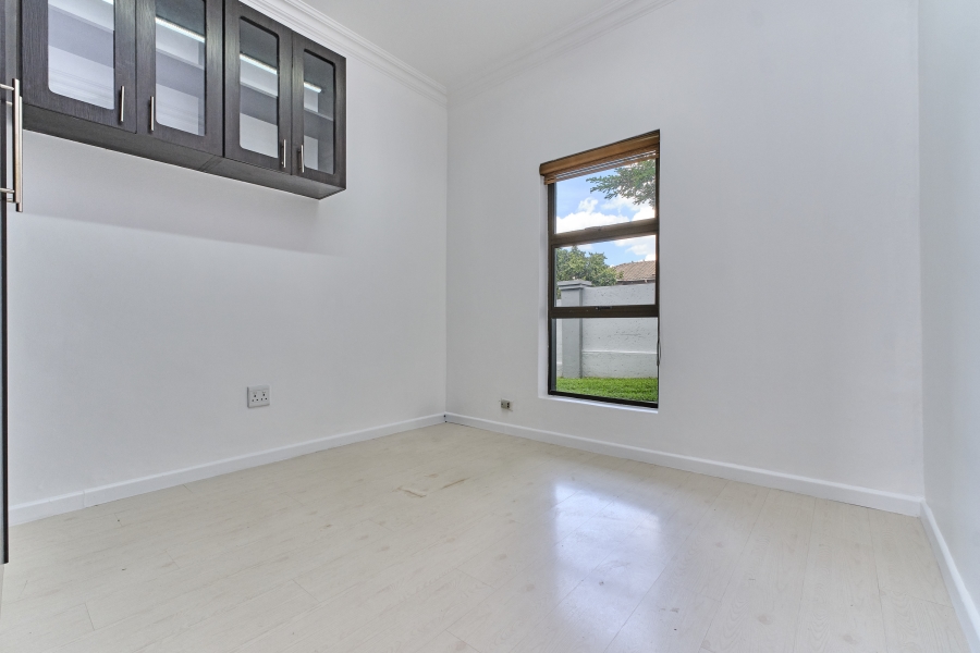 To Let 6 Bedroom Property for Rent in Kyalami Glen Estate Gauteng