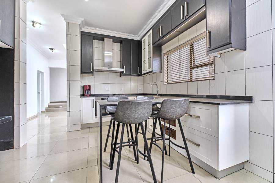 To Let 6 Bedroom Property for Rent in Kyalami Glen Estate Gauteng