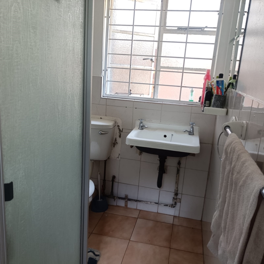 To Let 1 Bedroom Property for Rent in Westdene Gauteng