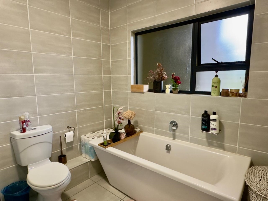 3 Bedroom Property for Sale in Waterfall Gauteng