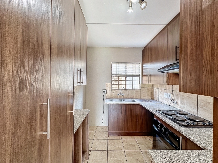 To Let 3 Bedroom Property for Rent in Die Hoewes Gauteng