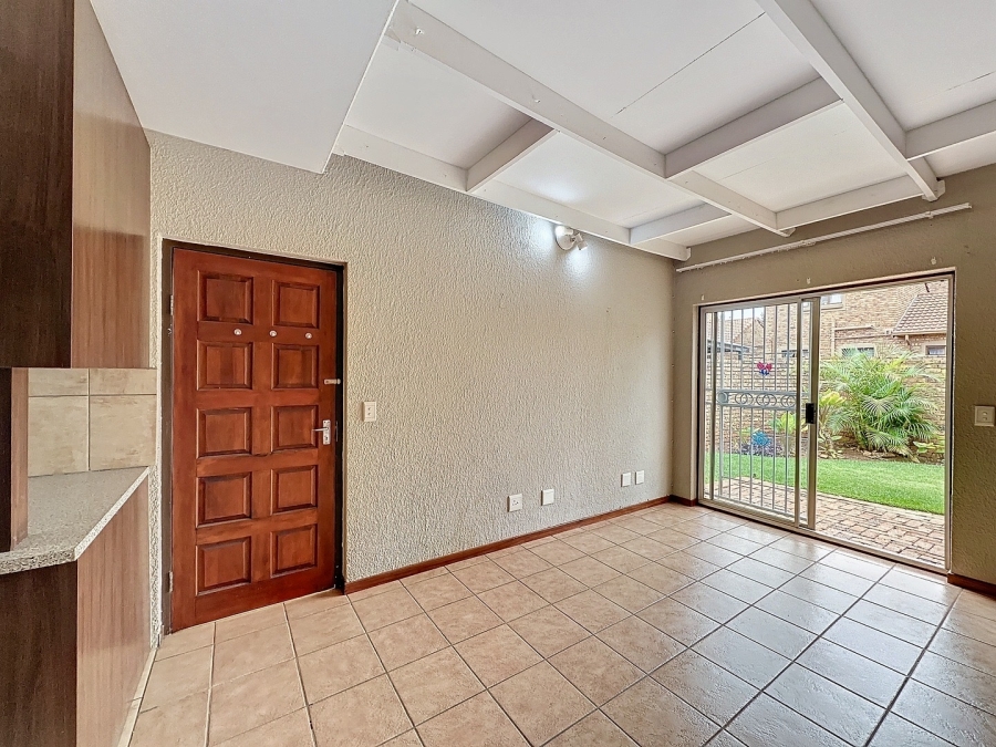 To Let 3 Bedroom Property for Rent in Die Hoewes Gauteng
