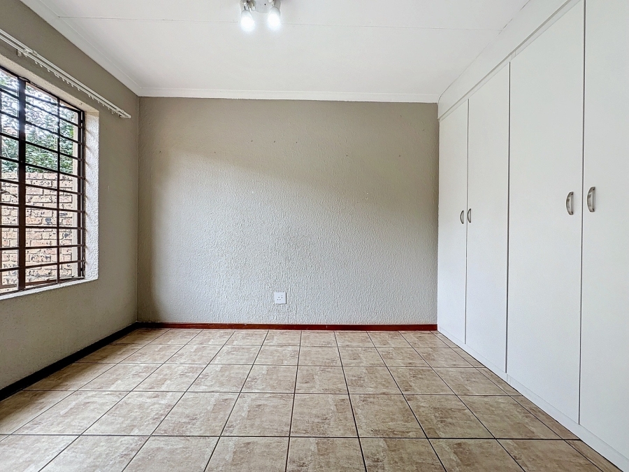 To Let 3 Bedroom Property for Rent in Die Hoewes Gauteng
