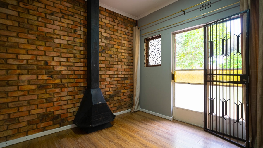 To Let 4 Bedroom Property for Rent in Vorna Valley Gauteng