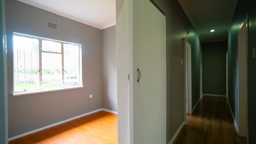 To Let 4 Bedroom Property for Rent in Vorna Valley Gauteng