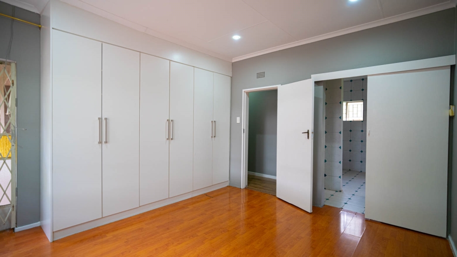 To Let 4 Bedroom Property for Rent in Vorna Valley Gauteng