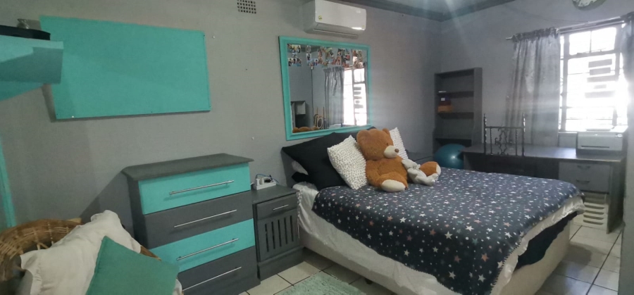 5 Bedroom Property for Sale in Vanderbijlpark Cw 6 Gauteng