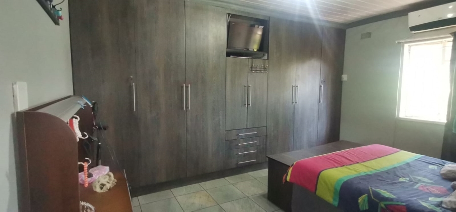 5 Bedroom Property for Sale in Vanderbijlpark Cw 6 Gauteng