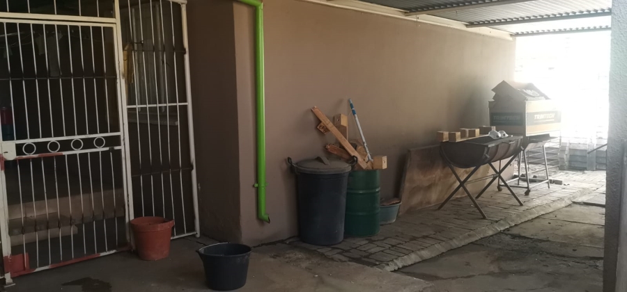 5 Bedroom Property for Sale in Vanderbijlpark Cw 6 Gauteng