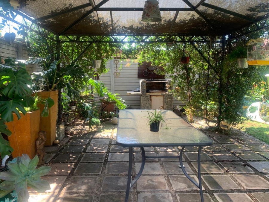 5 Bedroom Property for Sale in Vanderbijlpark Cw 6 Gauteng