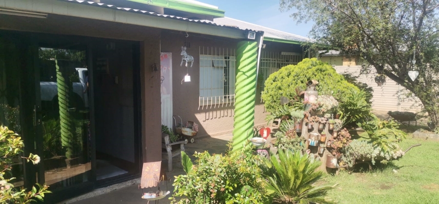 5 Bedroom Property for Sale in Vanderbijlpark Cw 6 Gauteng