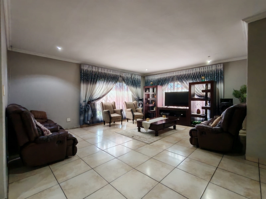 4 Bedroom Property for Sale in Three Rivers East Gauteng