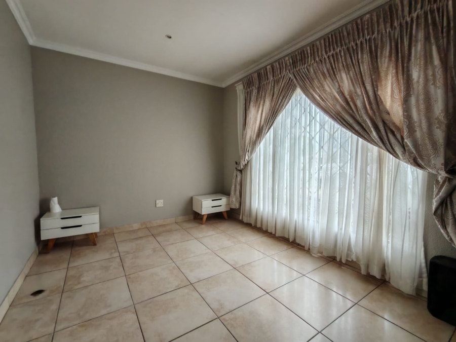 4 Bedroom Property for Sale in Three Rivers East Gauteng