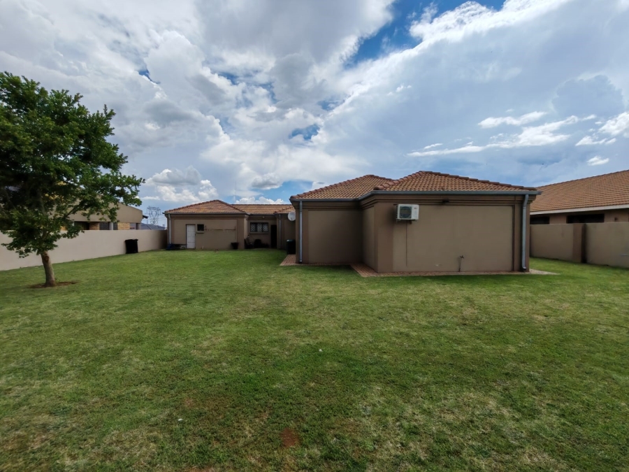 4 Bedroom Property for Sale in Three Rivers East Gauteng