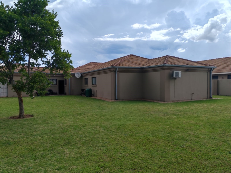 4 Bedroom Property for Sale in Three Rivers East Gauteng