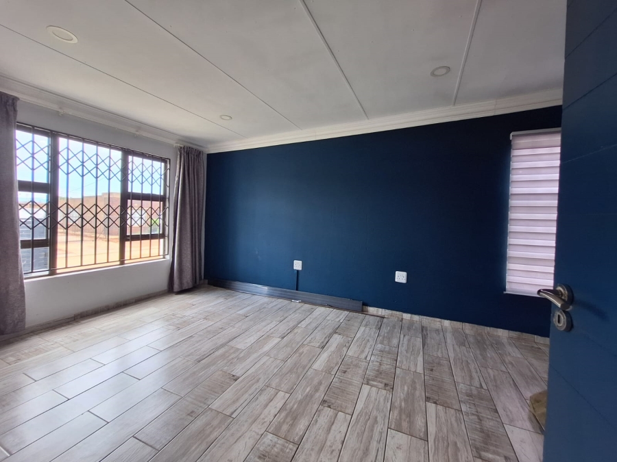 2 Bedroom Property for Sale in Ratanda Gauteng