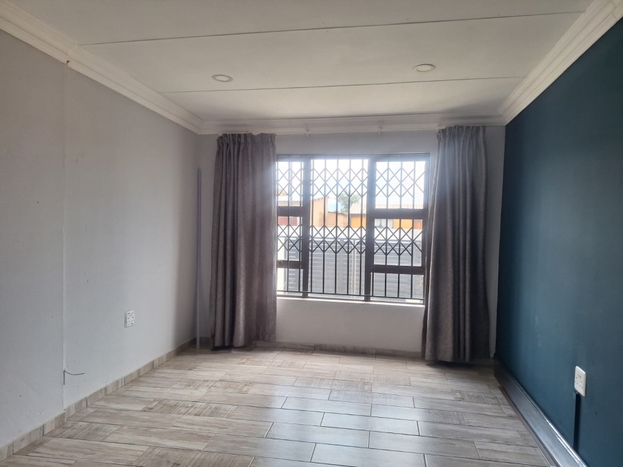 2 Bedroom Property for Sale in Ratanda Gauteng