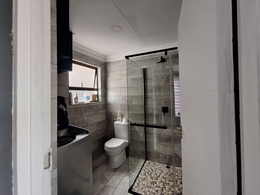 2 Bedroom Property for Sale in Ratanda Gauteng