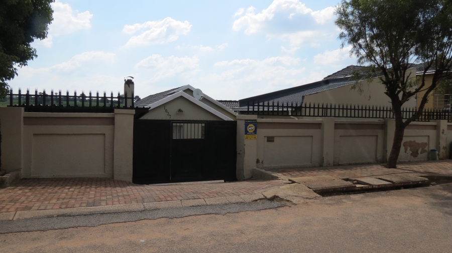 3 Bedroom Property for Sale in Kagiso Gauteng