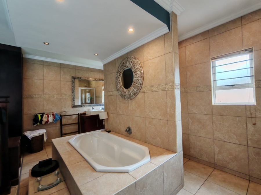 3 Bedroom Property for Sale in Three Rivers Gauteng