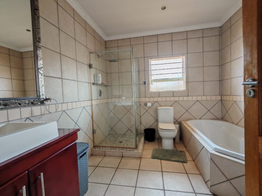 3 Bedroom Property for Sale in Three Rivers Gauteng