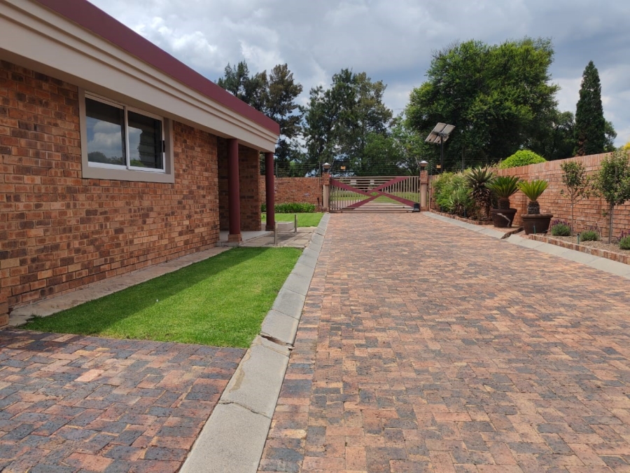 3 Bedroom Property for Sale in Three Rivers Gauteng