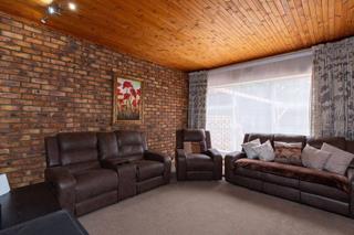 6 Bedroom Property for Sale in Edleen Gauteng