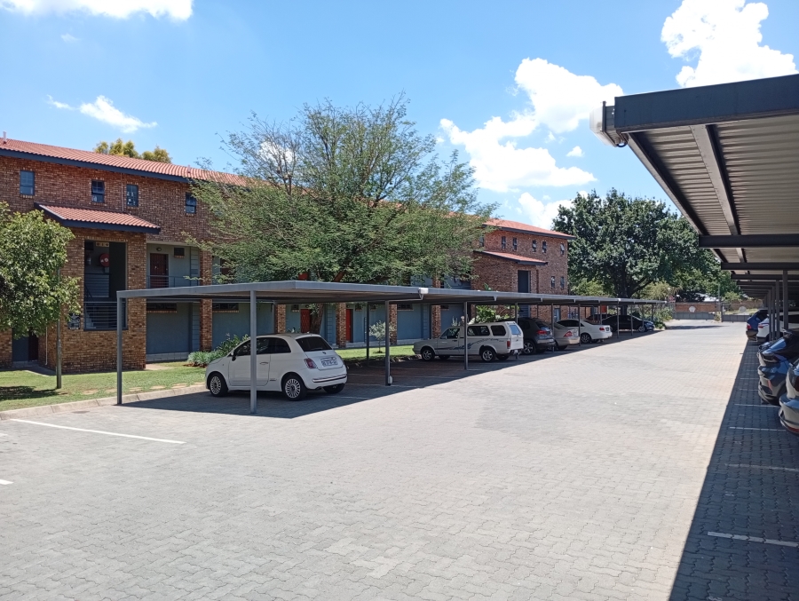To Let 2 Bedroom Property for Rent in Die Wilgers Gauteng