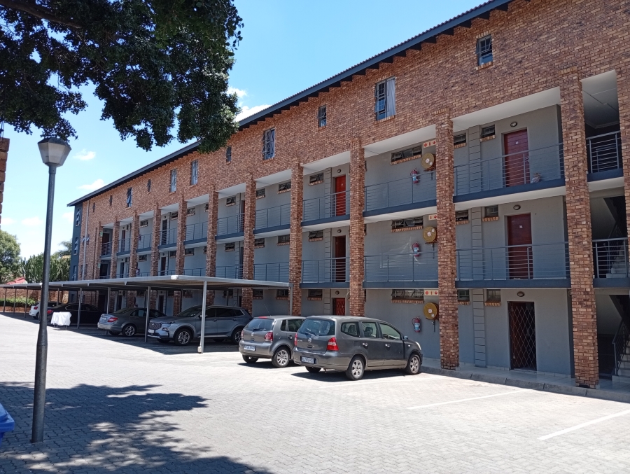 To Let 2 Bedroom Property for Rent in Die Wilgers Gauteng