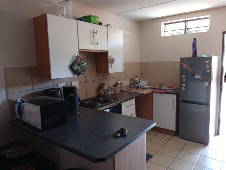 To Let 2 Bedroom Property for Rent in Die Wilgers Gauteng