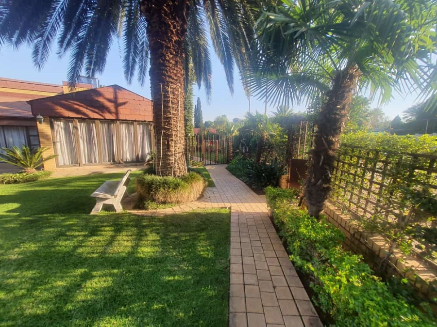 5 Bedroom Property for Sale in Vanderbijlpark SW 5 Gauteng