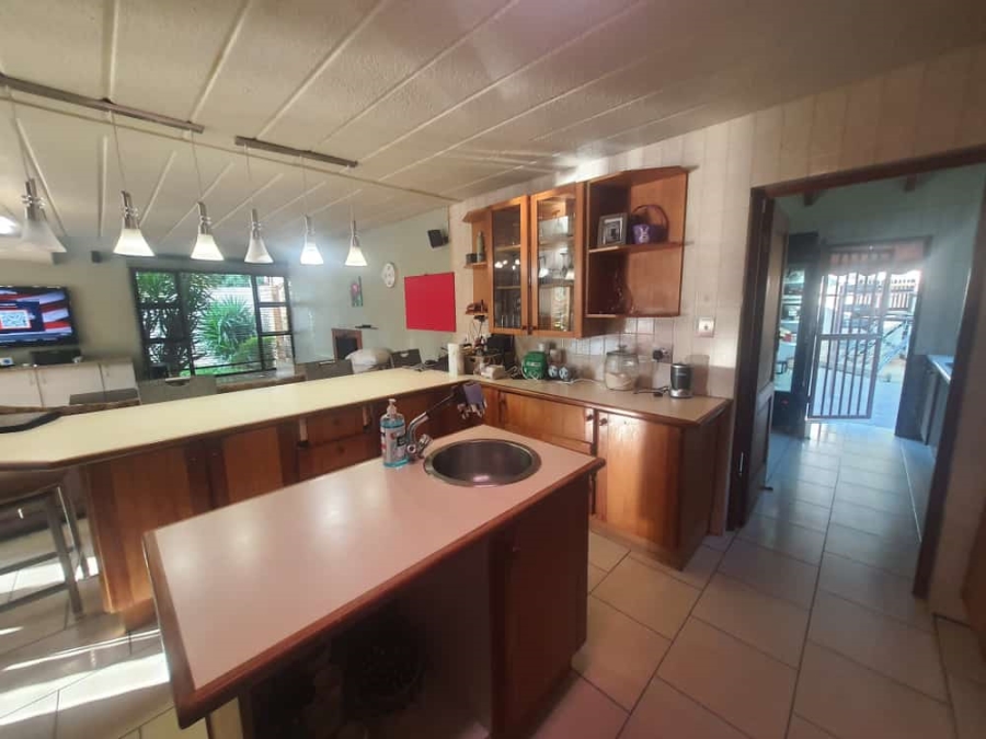 5 Bedroom Property for Sale in Vanderbijlpark SW 5 Gauteng