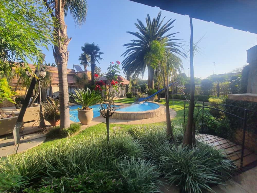 5 Bedroom Property for Sale in Vanderbijlpark SW 5 Gauteng