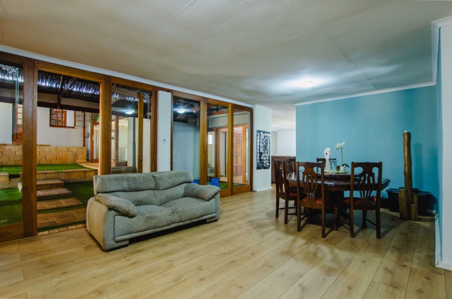 3 Bedroom Property for Sale in Faerie Glen Gauteng