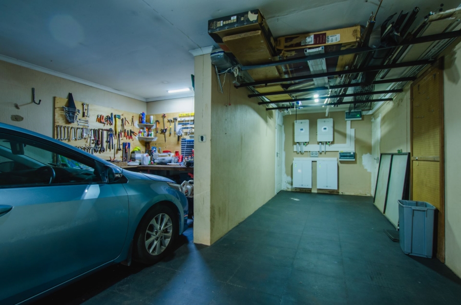 3 Bedroom Property for Sale in Faerie Glen Gauteng