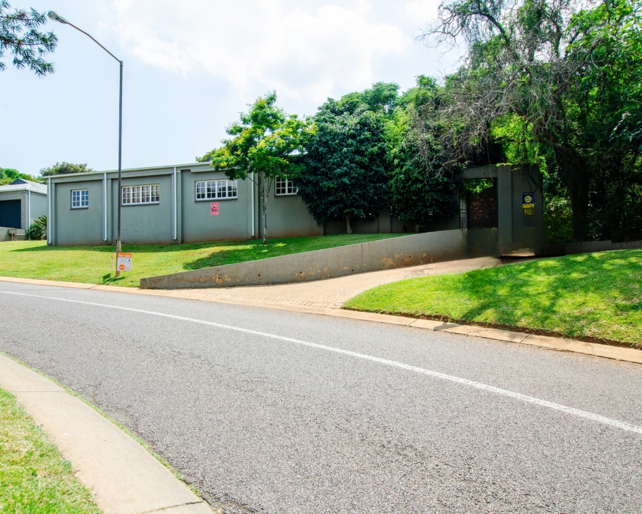 3 Bedroom Property for Sale in Faerie Glen Gauteng