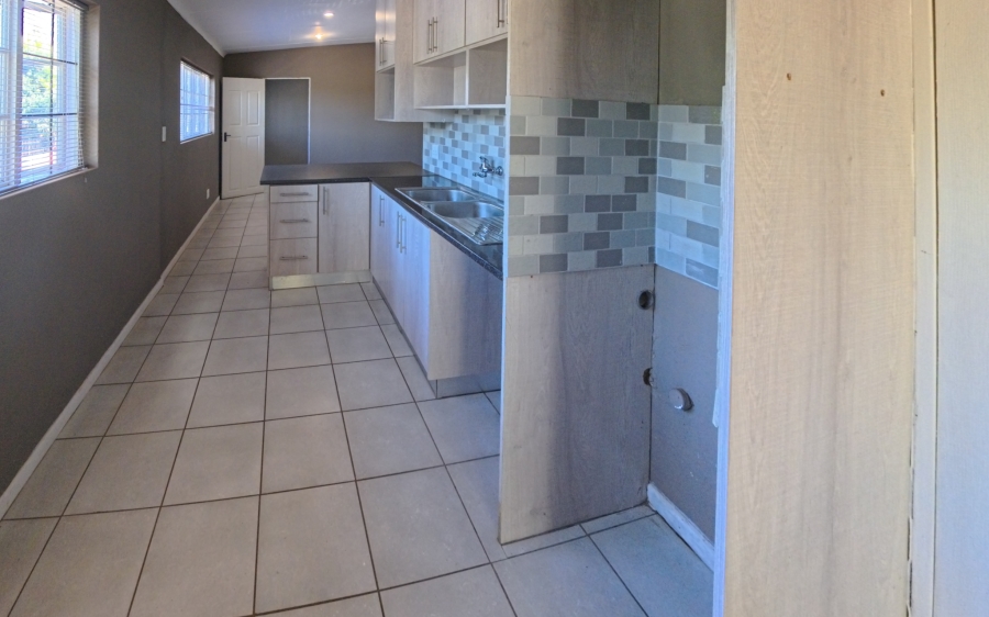3 Bedroom Property for Sale in Faerie Glen Gauteng